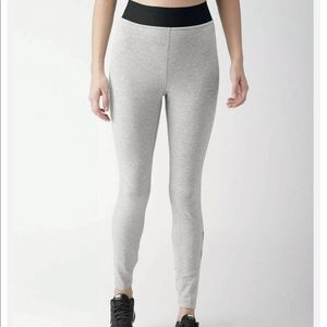 NWT Nike W sportswear leg-A-see high   leggings grey BQ9771-063- zise Large